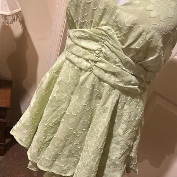 Green Halter Dress with Floral Pattern - Picture 3 of 11